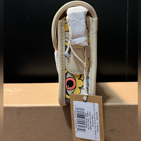 🍄‍🟫DR MARTENS 7 INCH RETRO RAY CANVAS CROSSBODY BAG NWT - Picture 4 of 6